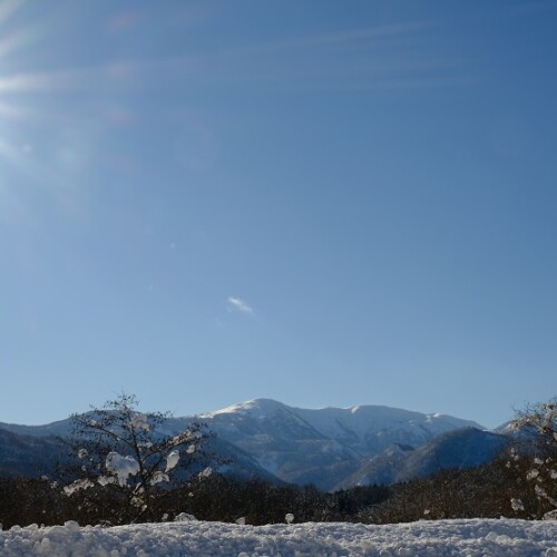x－t4で撮影した須川岳の冬の写真
