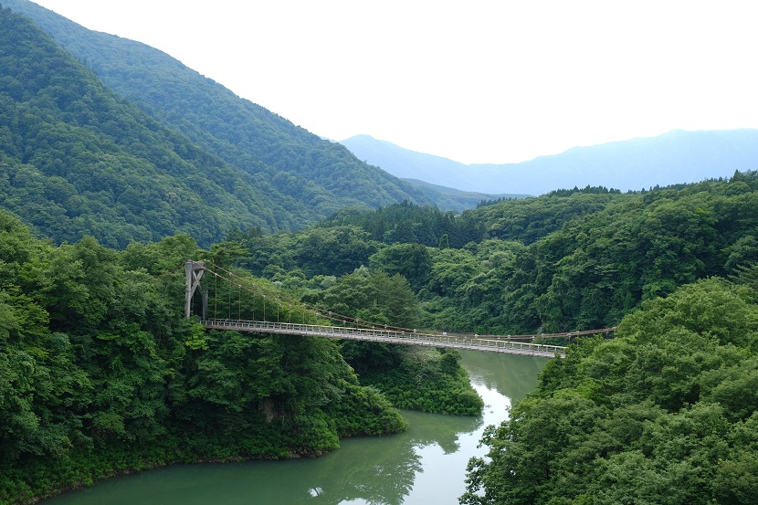 鳴子ダムの荒尾湖7月の風景写真
