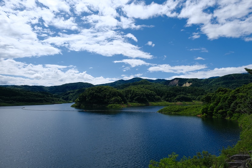 荒砥沢ダムの7月の風景写真