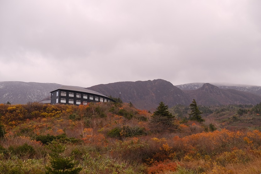 栗駒山須川側の紅葉の写真