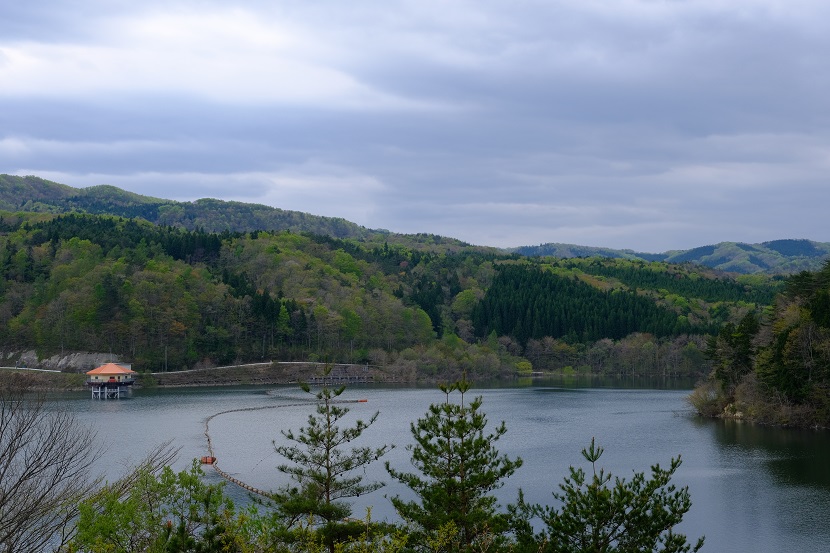 荒砥沢ダムの五月の風景写真