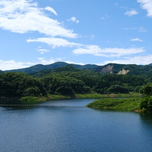 鳴子ダム（荒尾湖）の夏の風景写真