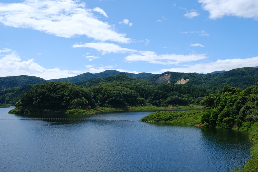 鳴子ダム（荒尾湖）の夏の風景写真