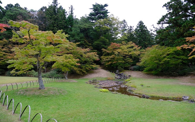 毛越寺庭園の風景写真