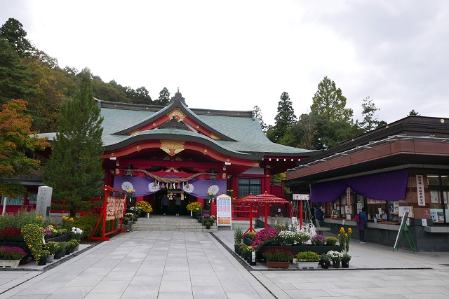 宮城県護国神社の10月末の外観写真