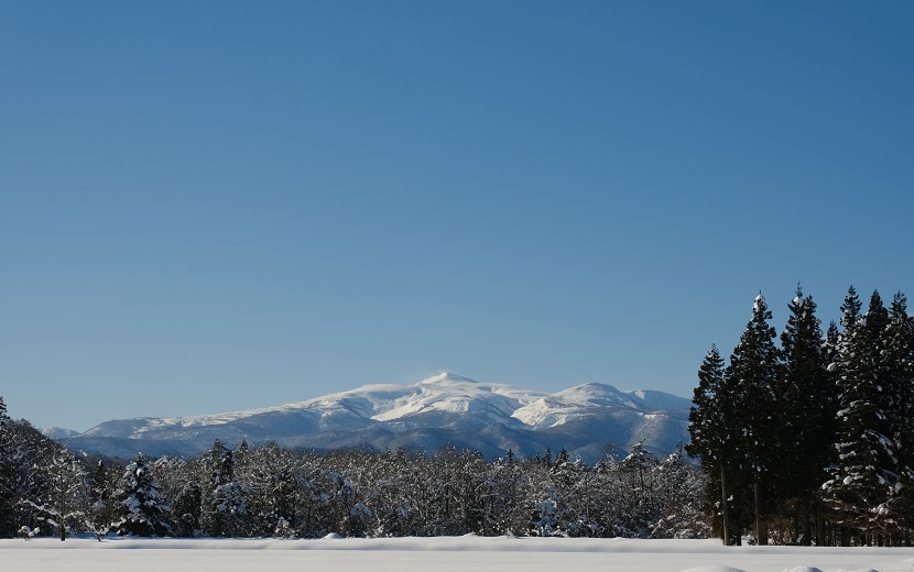 冬の1月の栗駒山の写真