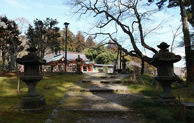 塩竈神社の境内の写真