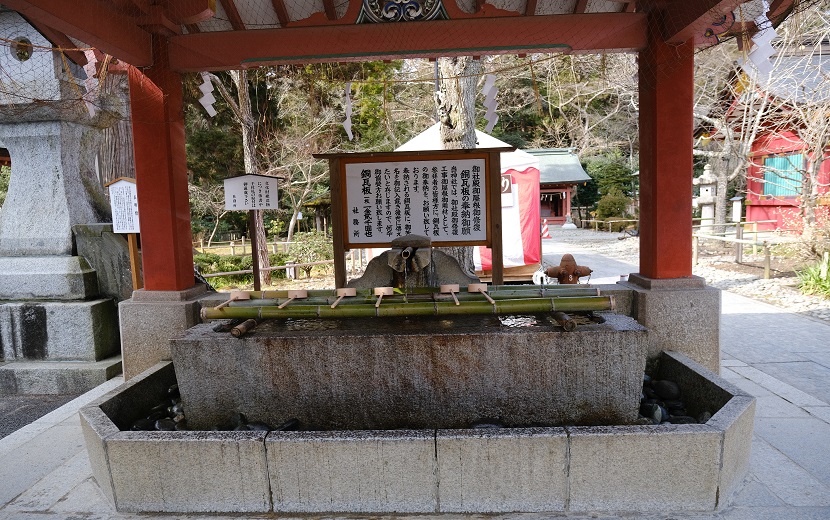 塩竈神社の手水場の写真