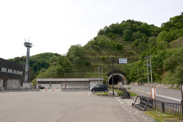 胆沢ダムの進入路の写真