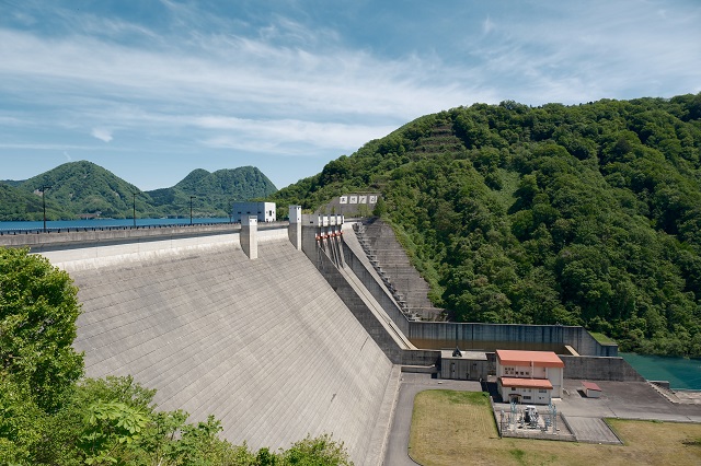 玉川ダムの施設内や風景の写真