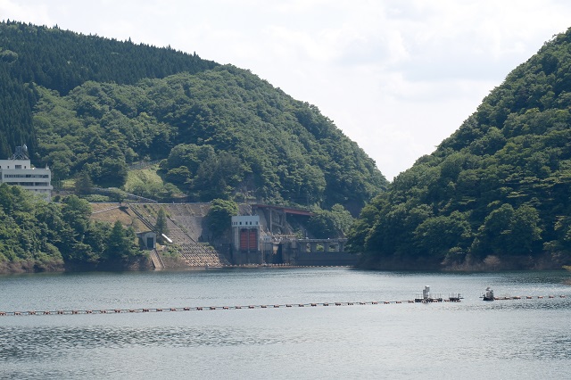 鳴子ダム（荒雄湖）の上流の写真