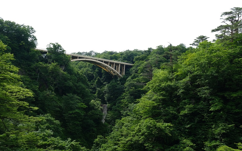 鳴子大橋の夏の7月の風景写真