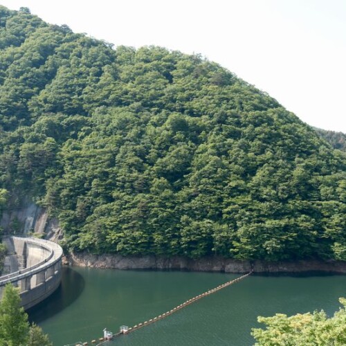 鳴子ダムの５月風景