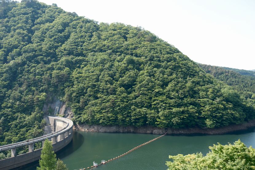 鳴子ダムの５月風景