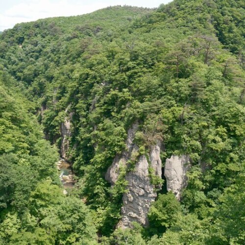 鳴子峡の春の風景