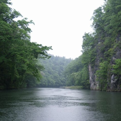 日本三大渓流の猊鼻渓の春５月の写真