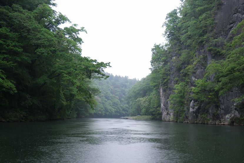 日本三大渓流の猊鼻渓の春５月の写真