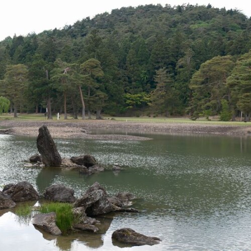 世界遺産毛越寺の敷地内の風景