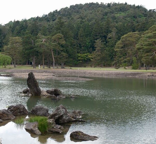 世界遺産毛越寺の敷地内の風景