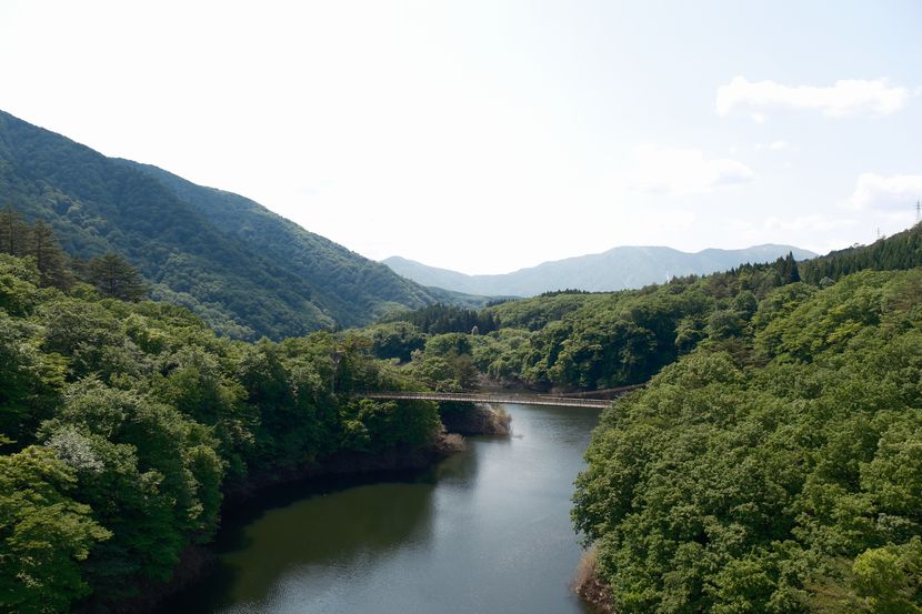 鳴子ダムの上流:五月の風景写真