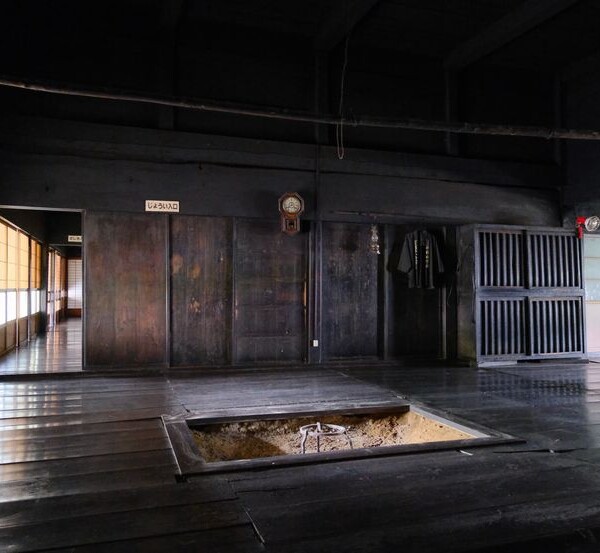 旅先の古民家の風景