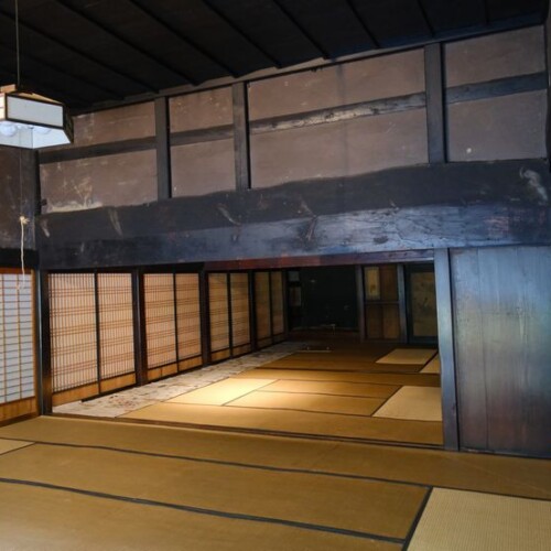 旅先の古民家の風景