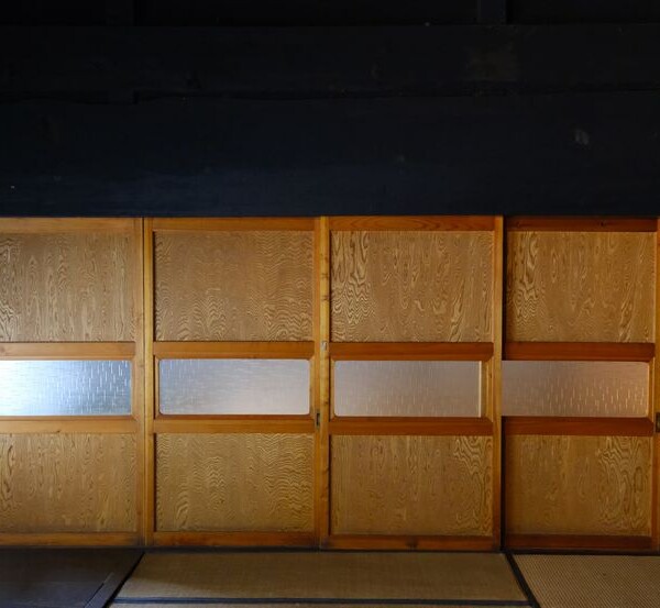 旅先の古民家の風景