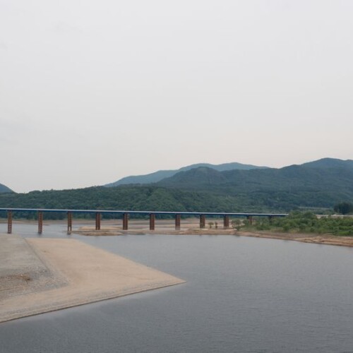湯田ダム錦秋湖にかかる迂回の巨大な橋