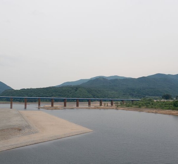 湯田ダム錦秋湖にかかる迂回の巨大な橋