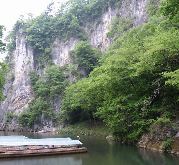 日本三大渓流の猊鼻渓の春５月の写真
