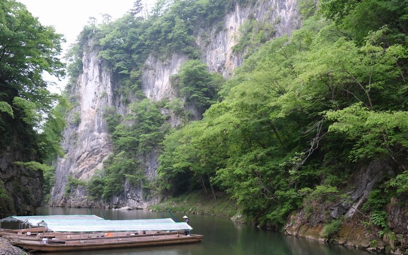 日本三大渓流の猊鼻渓の春５月の写真