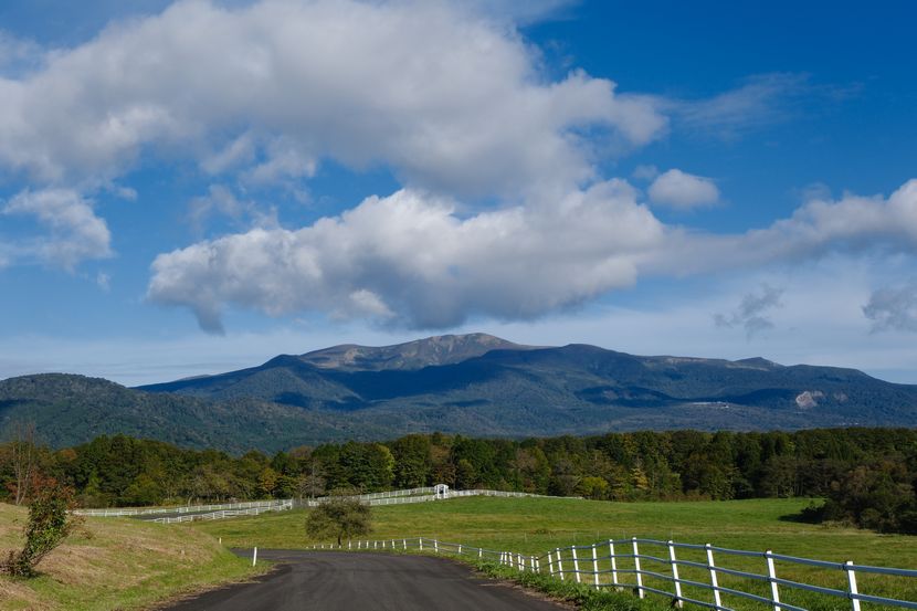 10月の雲がきれいな栗駒山