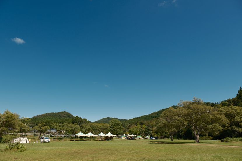 10月の花山ダムのキャンプ場の風景