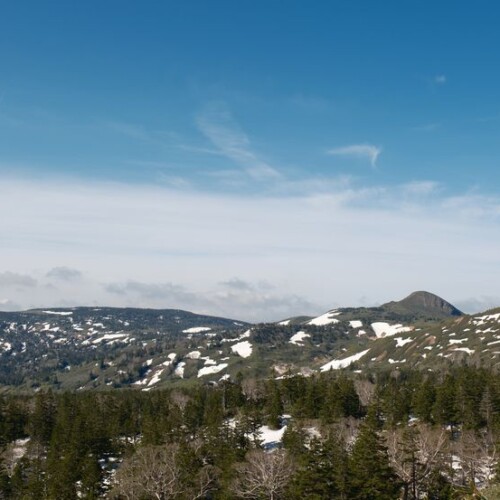 八幡平の春の残雪の風景写真