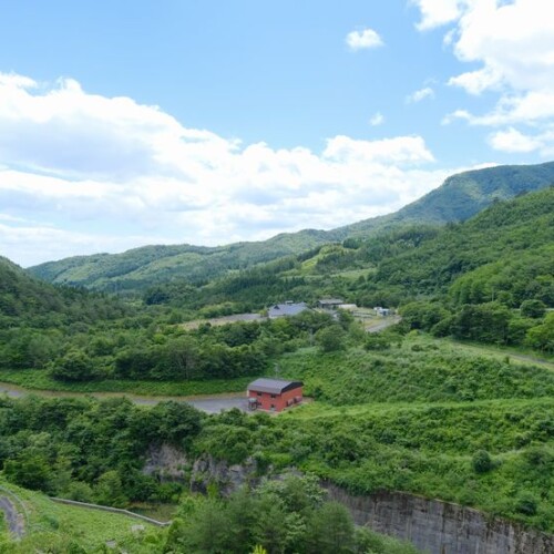 荒砥沢ダムの下流の風景