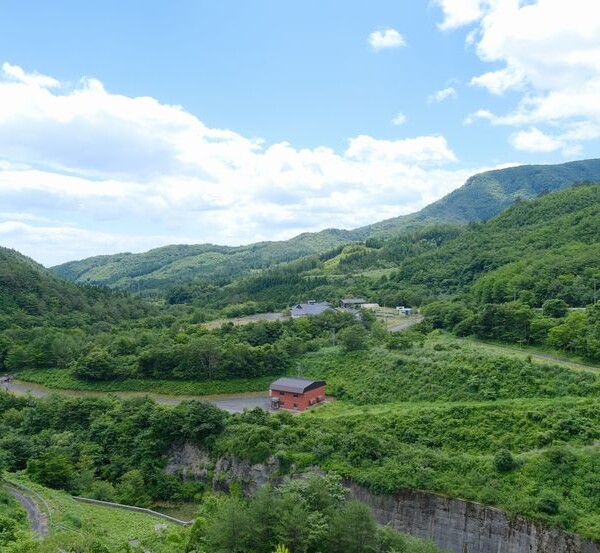 荒砥沢ダムの下流の風景
