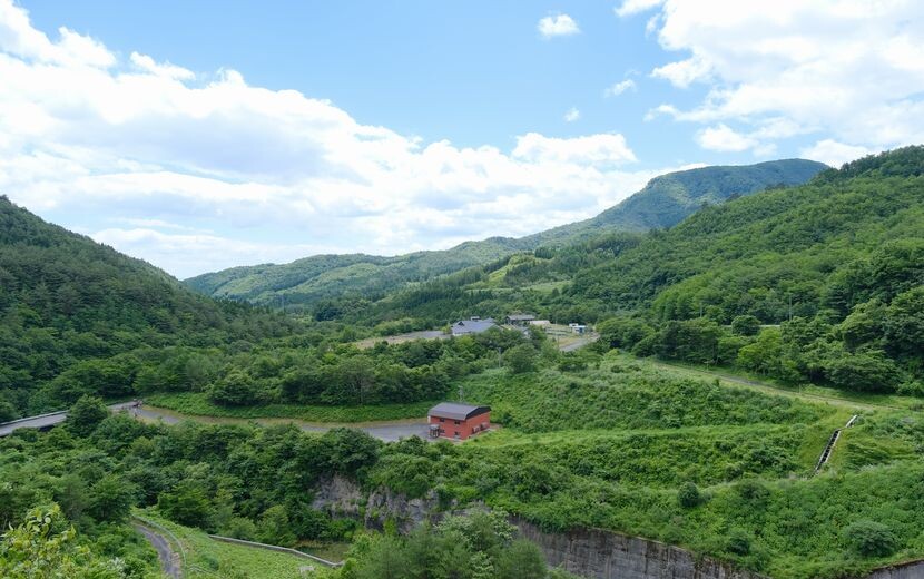 荒砥沢ダムの下流の風景