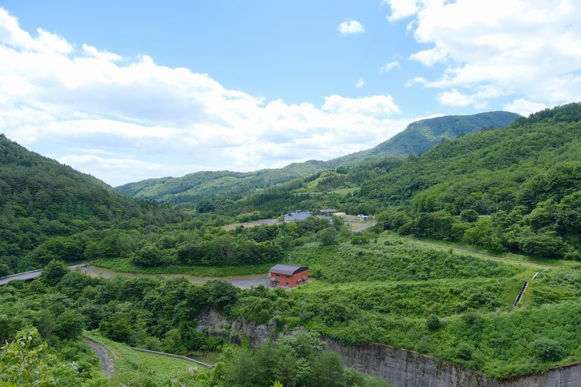 荒砥沢ダムの下流の風景