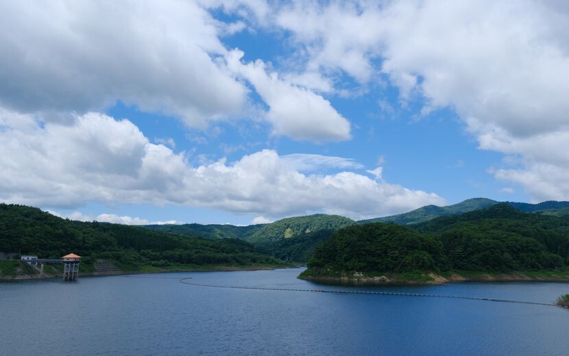 荒砥沢ダムの７月の風景