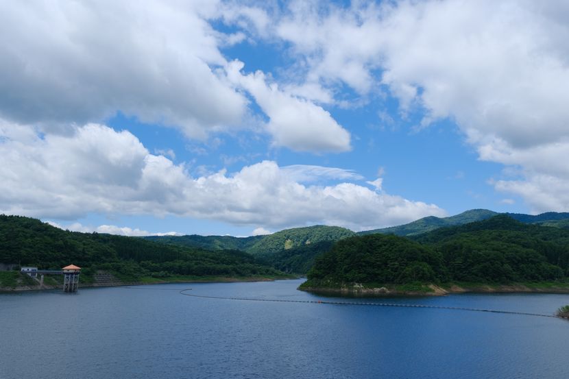 荒砥沢ダムの7月の風景