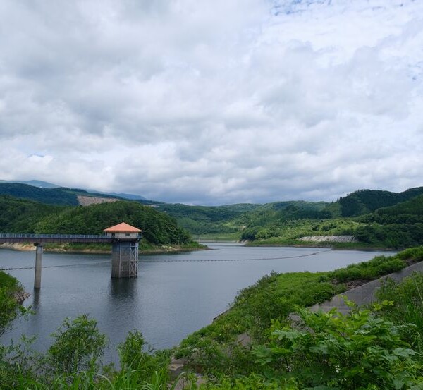 荒砥沢ダムの７月の風景