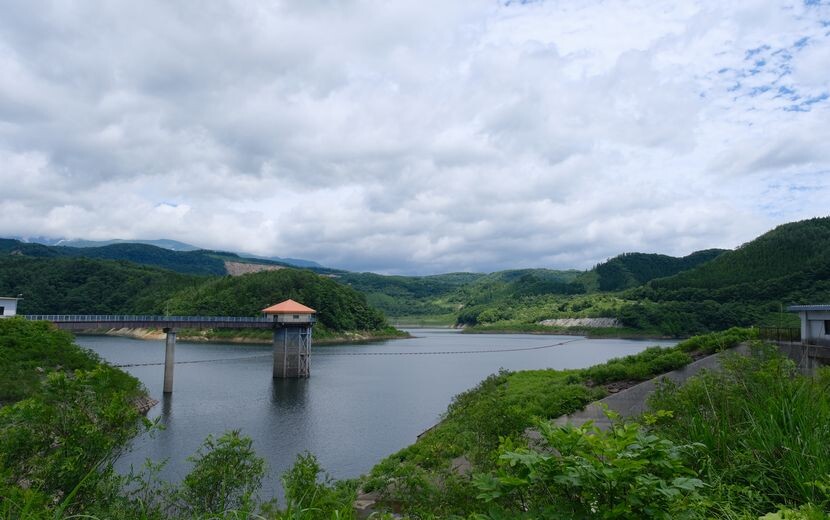荒砥沢ダムの７月の風景