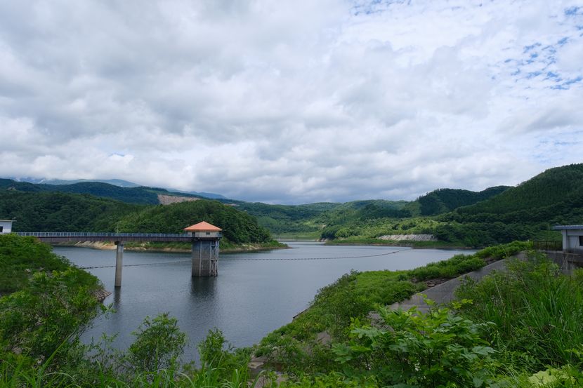 荒砥沢ダムの７月の風景