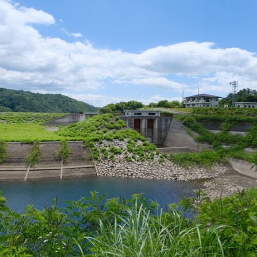 荒砥沢ダムの7月の風景