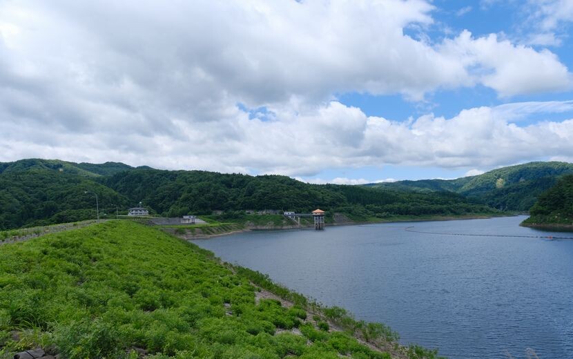 荒砥沢ダムの７月の風景